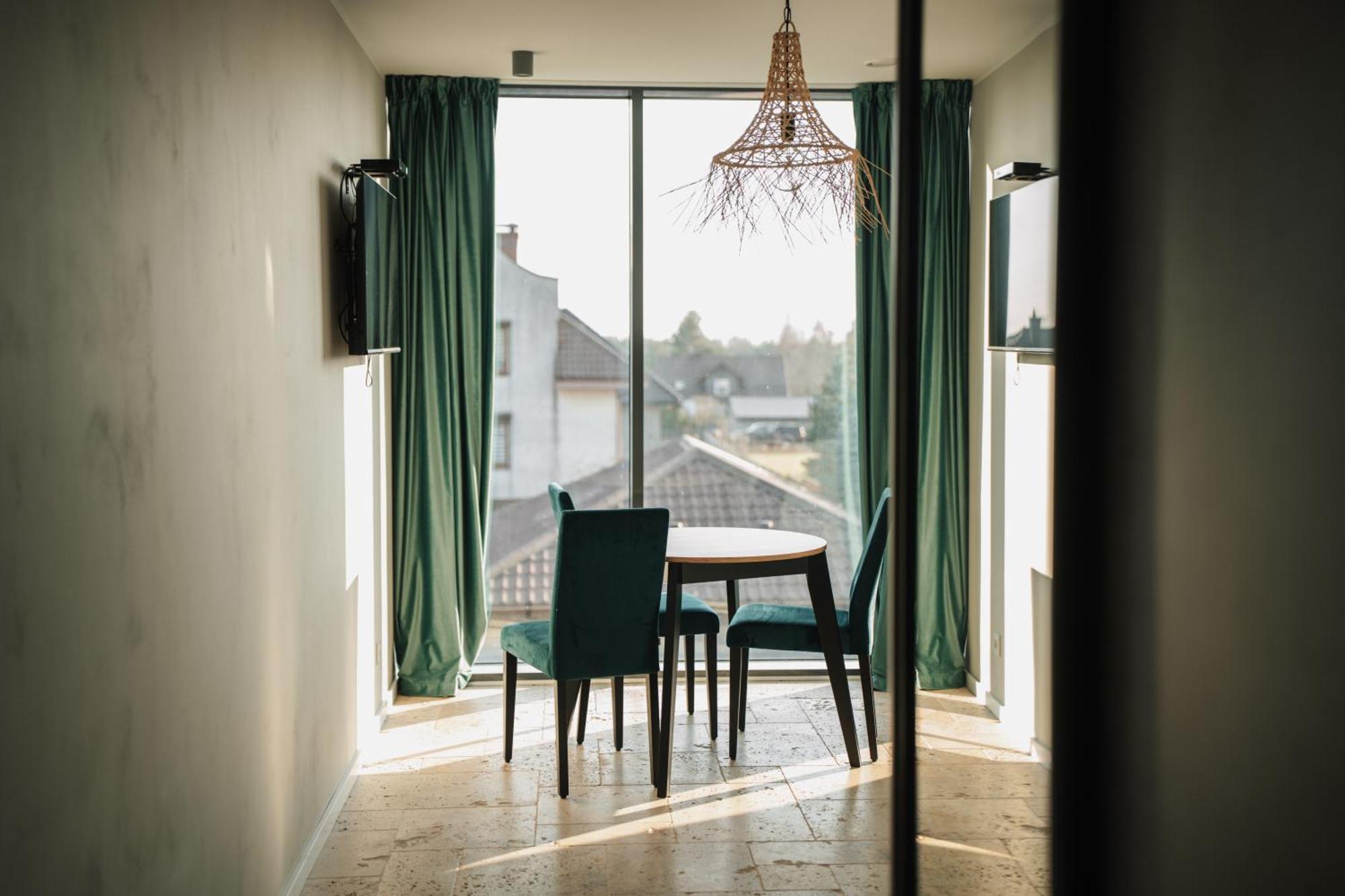 Szklany Przystanek Apartment *